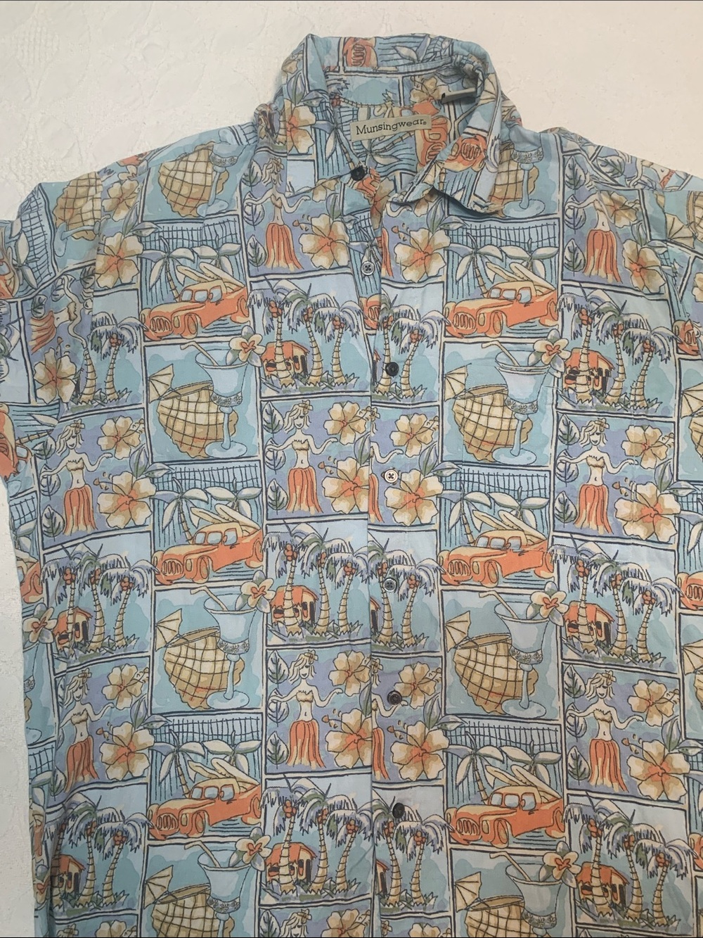 Munsingwear Light Blue Tropical Print Button-Up Shirt